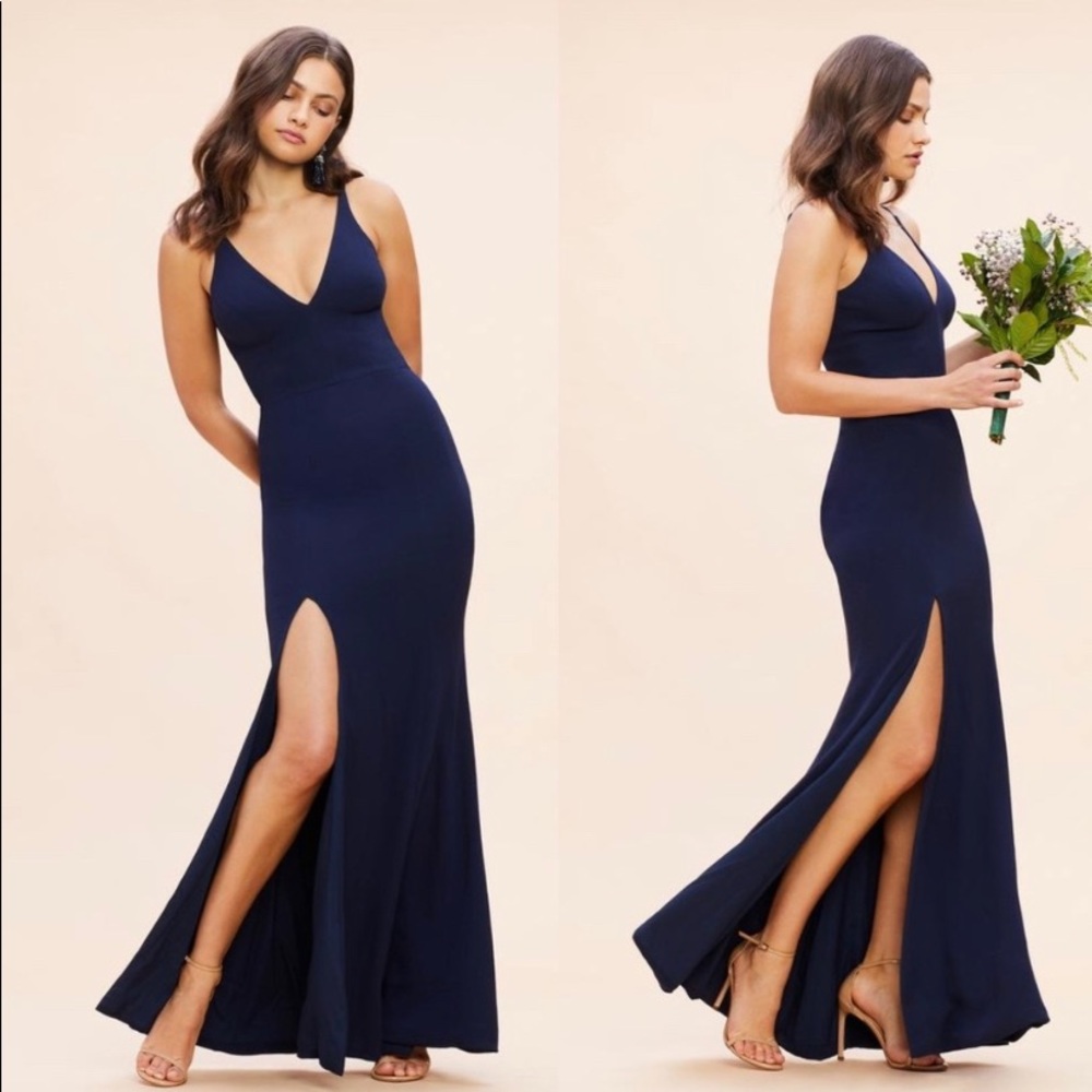 New✨Iris Slit Crepe Gown
DRESS THE POPULATION